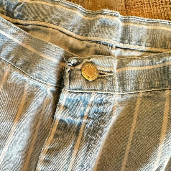 Vintage Wrangler Striped Light Blue Denim Shorts With Pleated Front & Button Clo - Picture 13 of 13